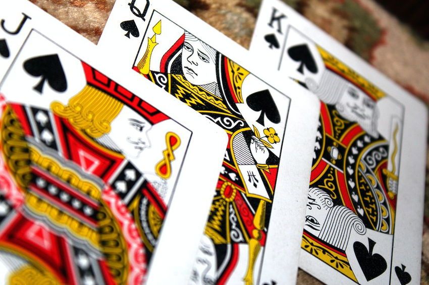 Best Card Games to Play at the Casino